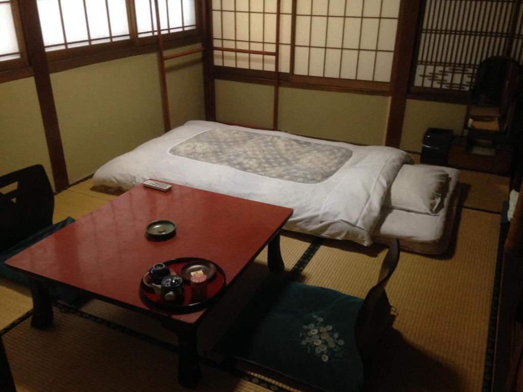 Chuokan Shimizuya Ryokan Наґано Номер фото